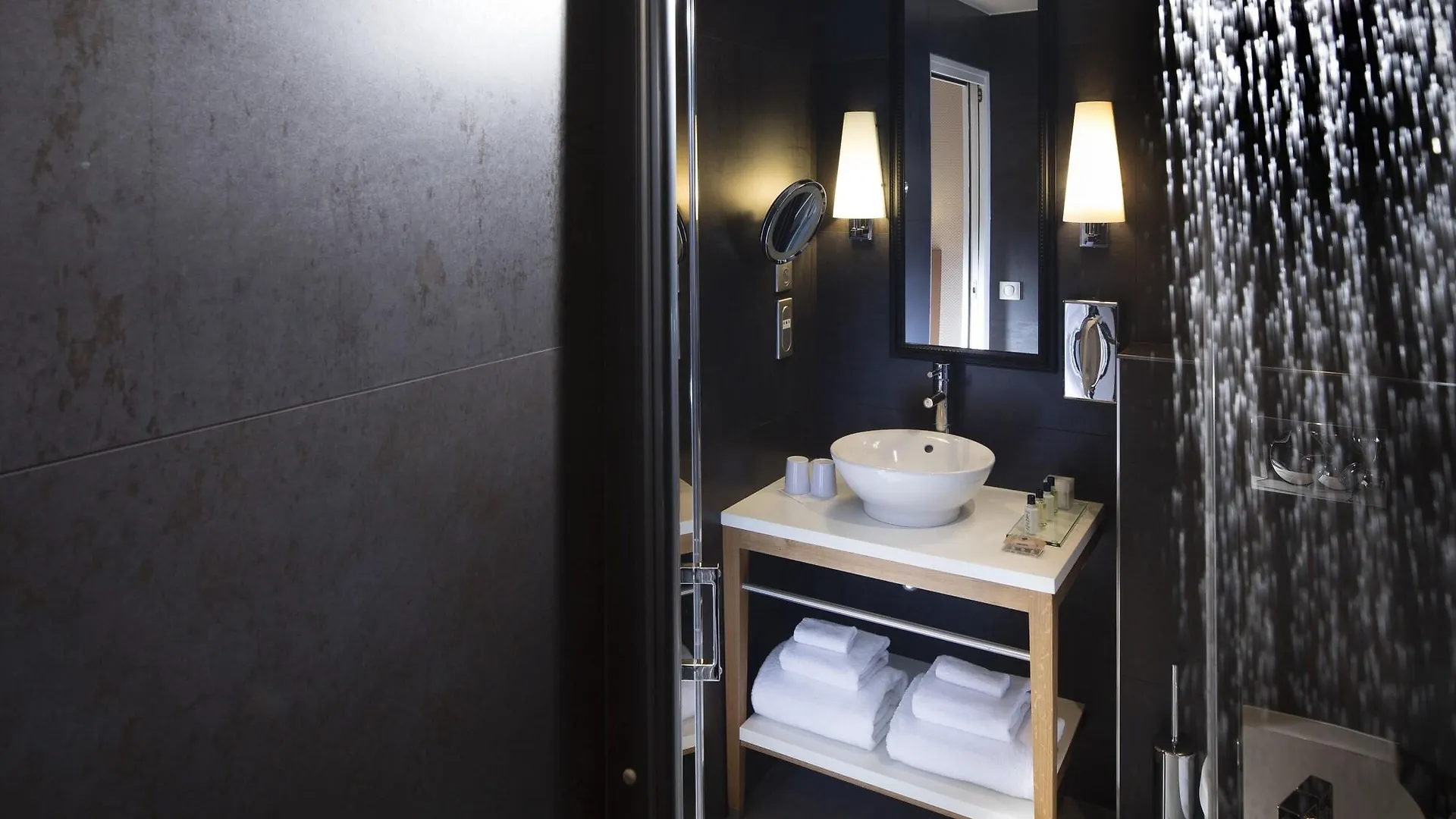 Hotel Le Six Paris