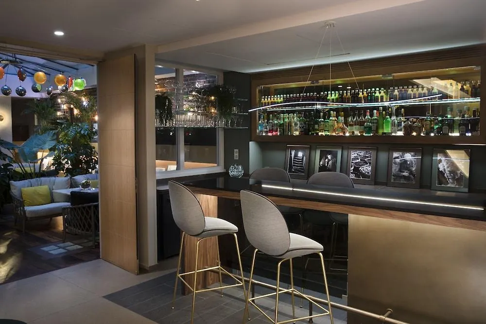 Hotel Le Six Paris 4*,
