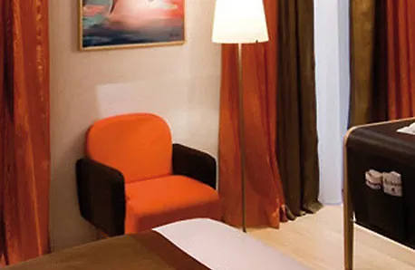 פריז Hotel Le Six 4*,