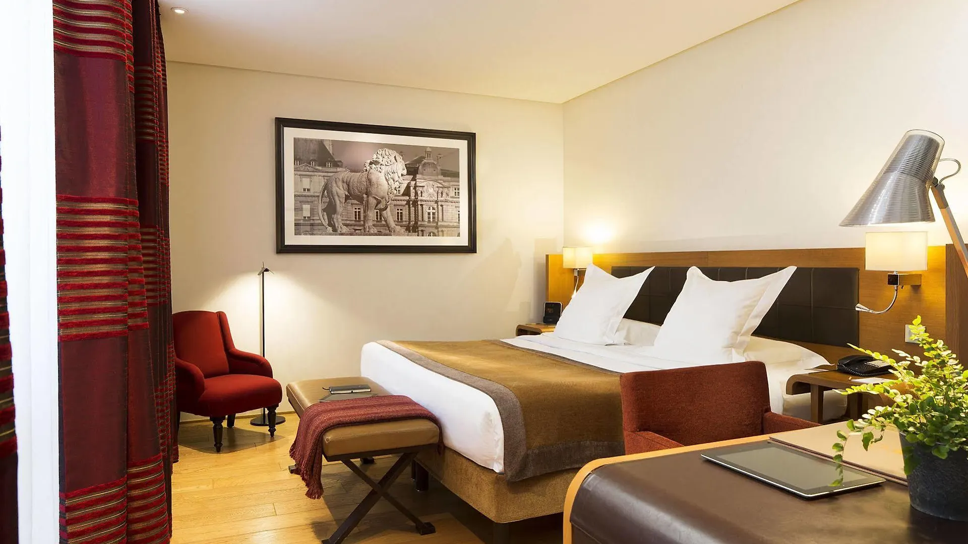 Hotel Le Six Paris France