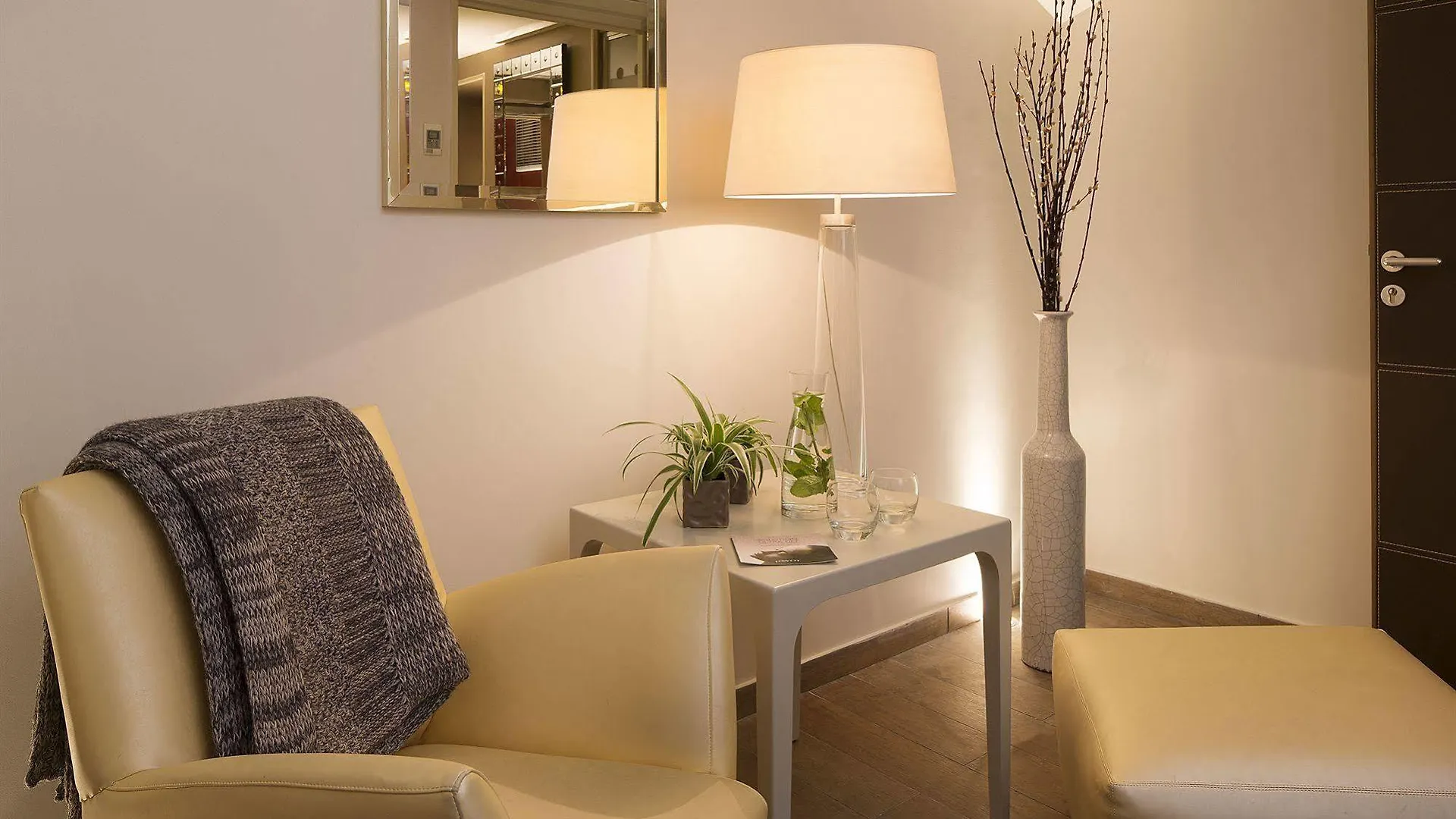Hotel Le Six Paris