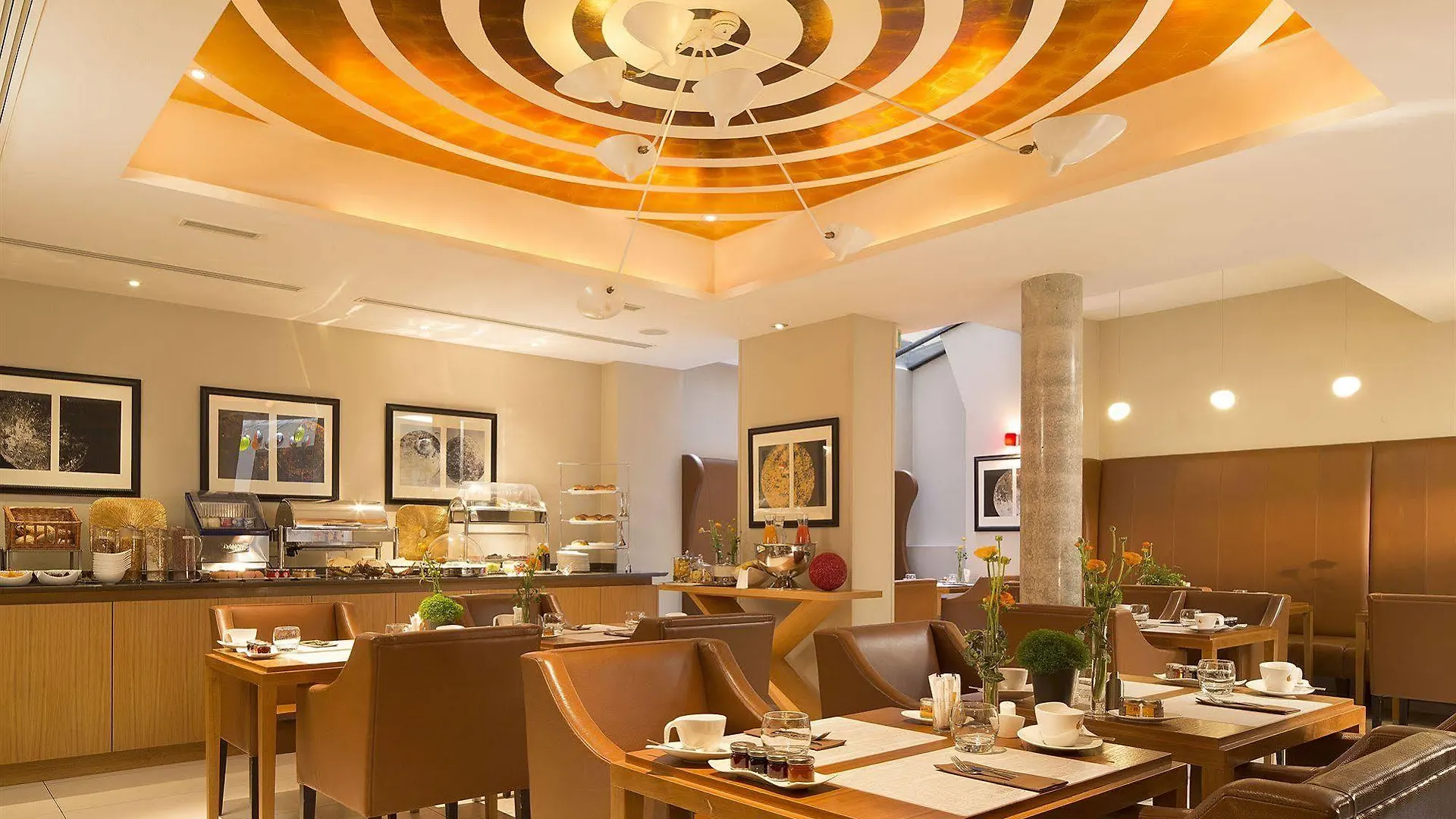 ****  Hotel Le Six Paris França
