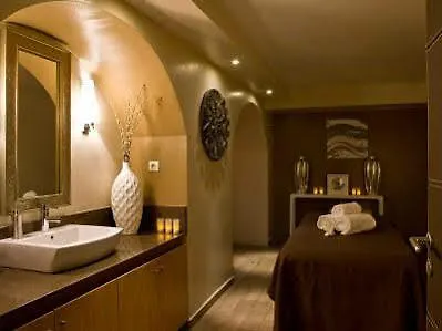 Hotel Le Six Paris 4*,  França