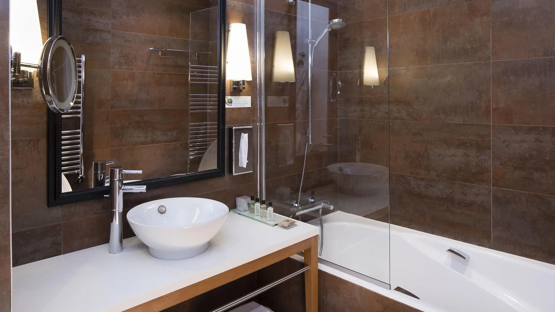 Hotel Le Six Parigi 4*,  Francia
