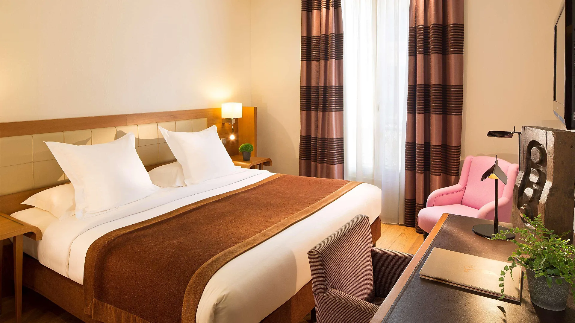 Hotel Le Six Parigi
